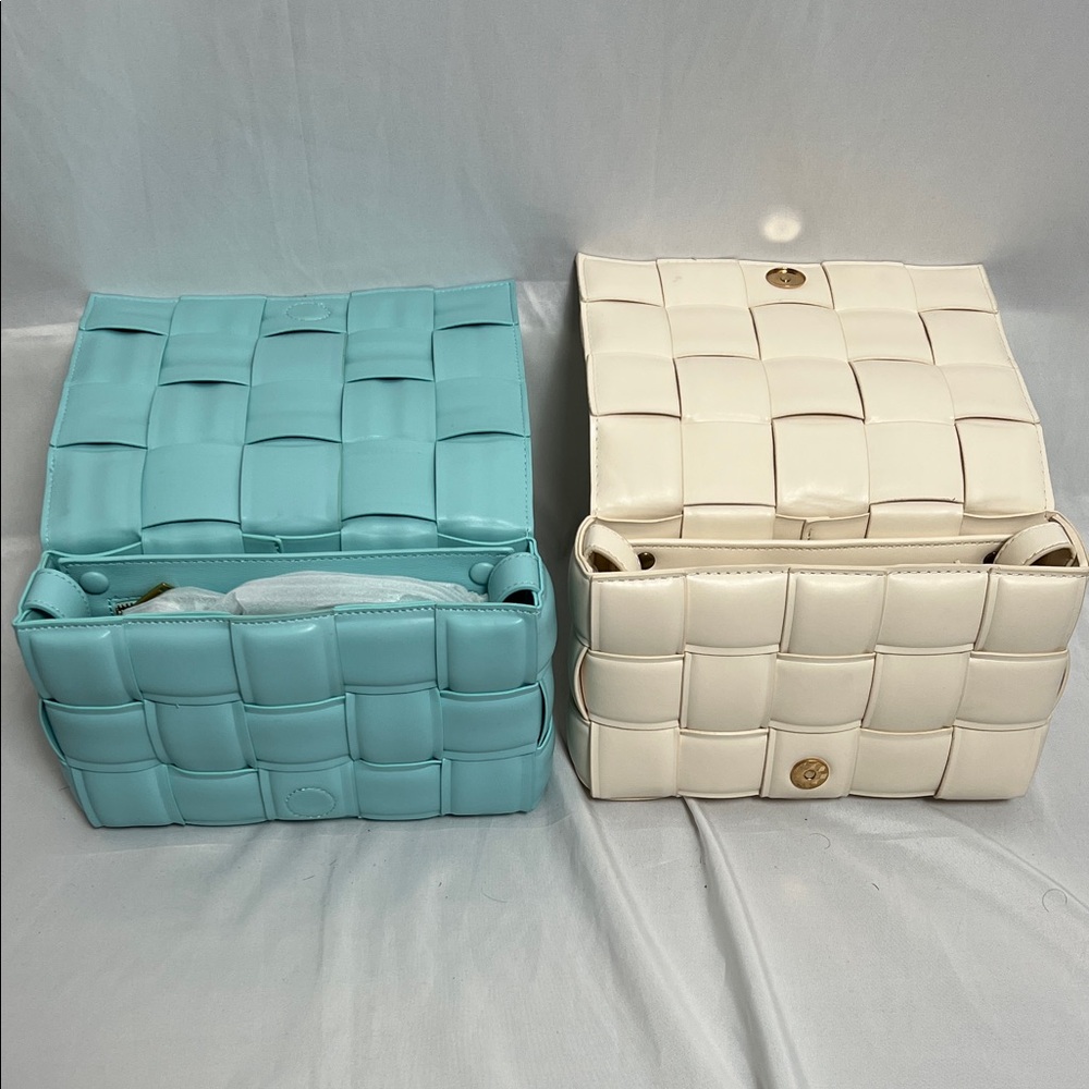 Purses - Picture 5 of 7